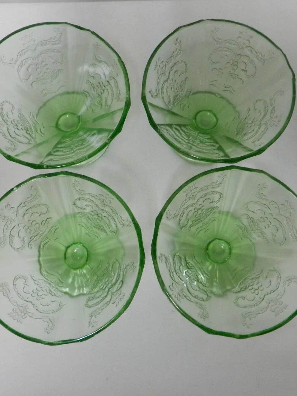 Federal Glass Madrid Vintage Depression Green Cone Shaped Footed bowl Set 4